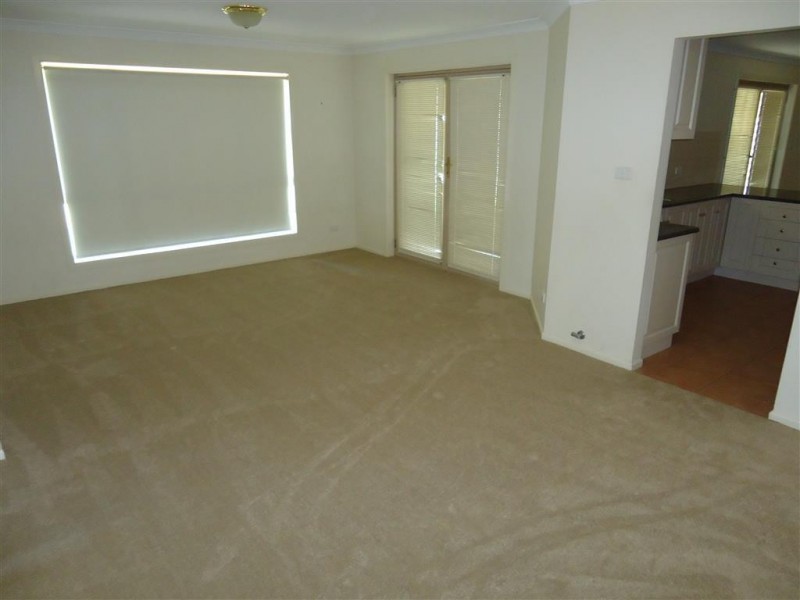 21 Woomera Pl, Glenfield Park NSW 2650