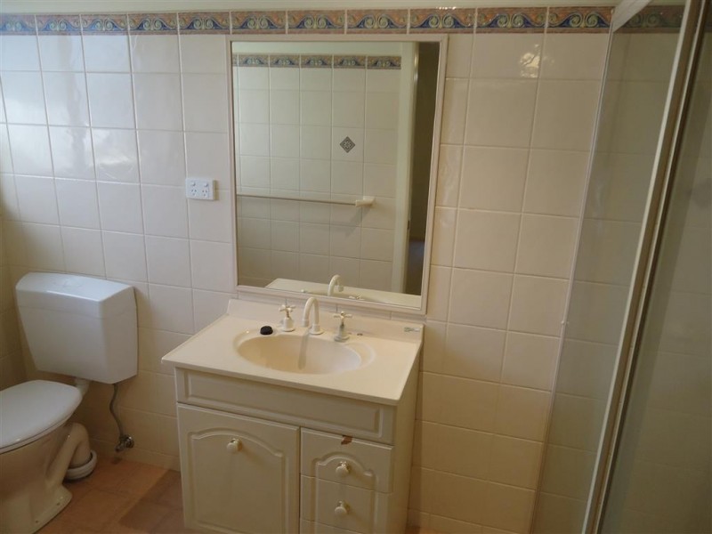 21 Woomera Pl, Glenfield Park NSW 2650