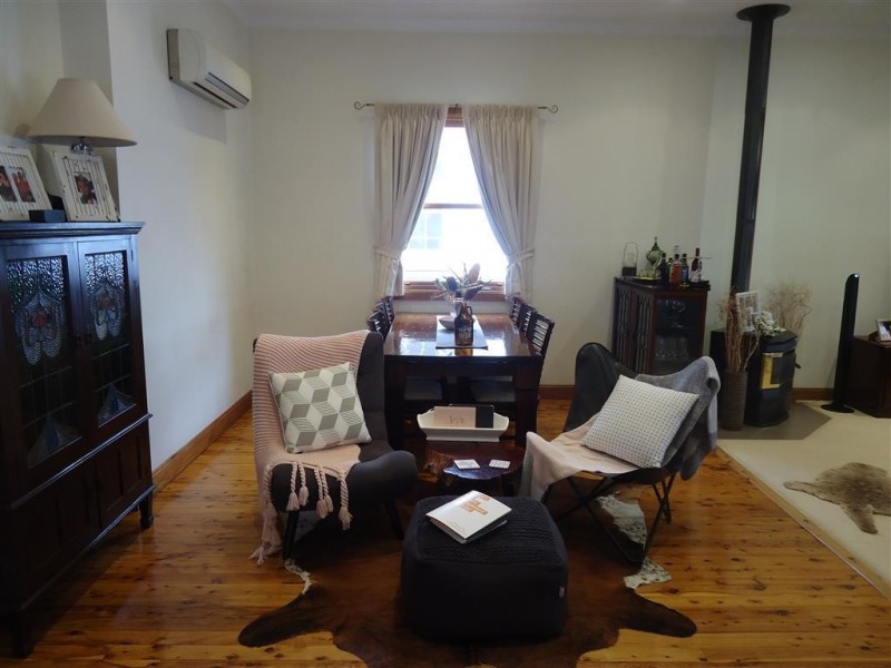 218 Gurwood St, Wagga Wagga NSW 2650