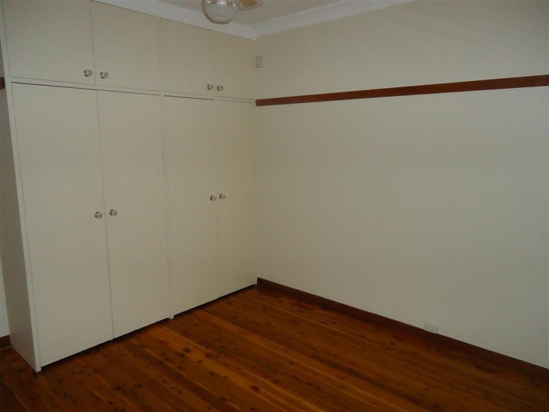 23 Trevor St, Turvey Park NSW 2650