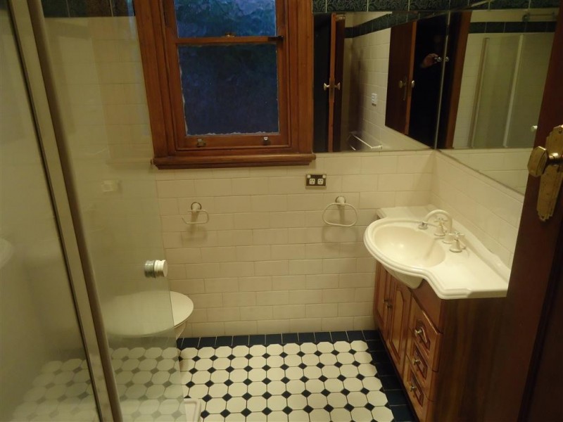 23 Trevor St, Turvey Park NSW 2650