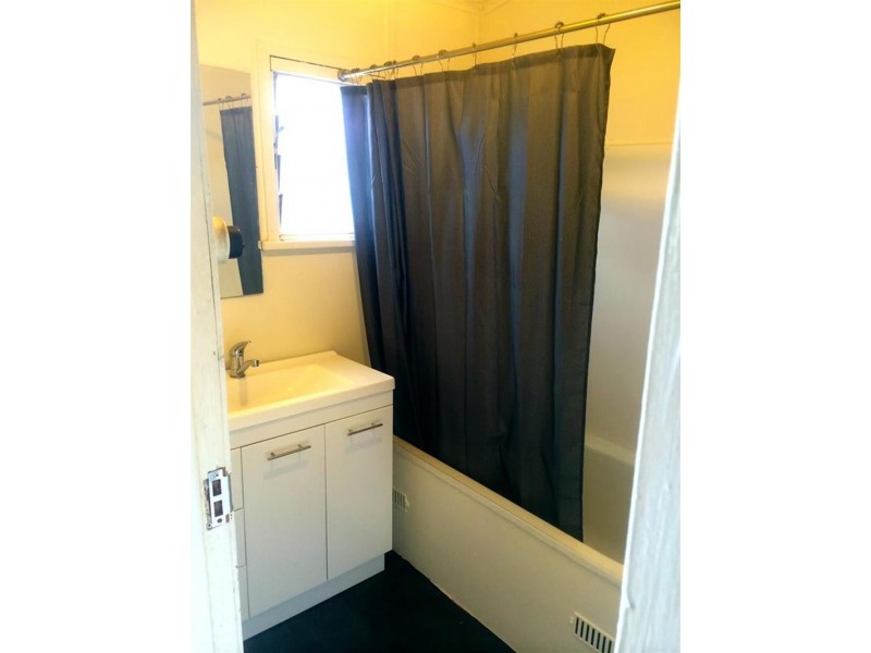 194 Gurwood St, Wagga Wagga NSW 2650