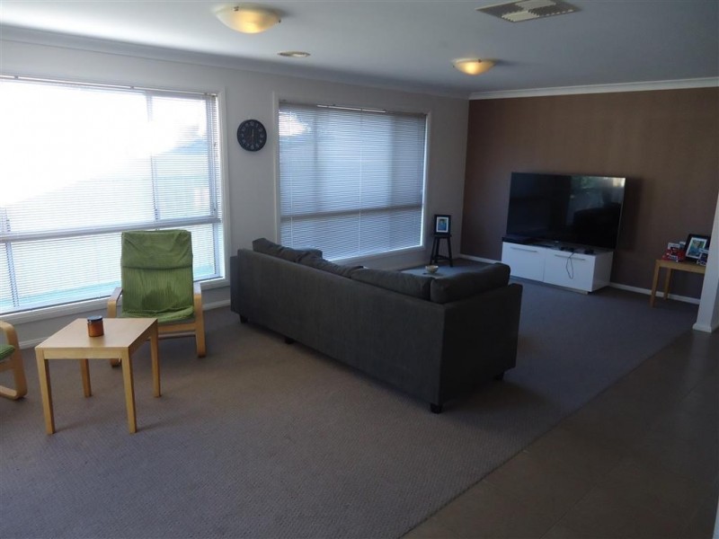 54 Avocet  Dr, Estella NSW 2650