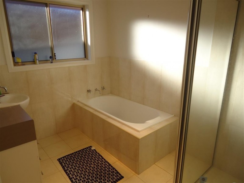 54 Avocet  Dr, Estella NSW 2650