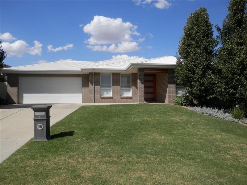 35 Rainbow Dr, Estella NSW 2650