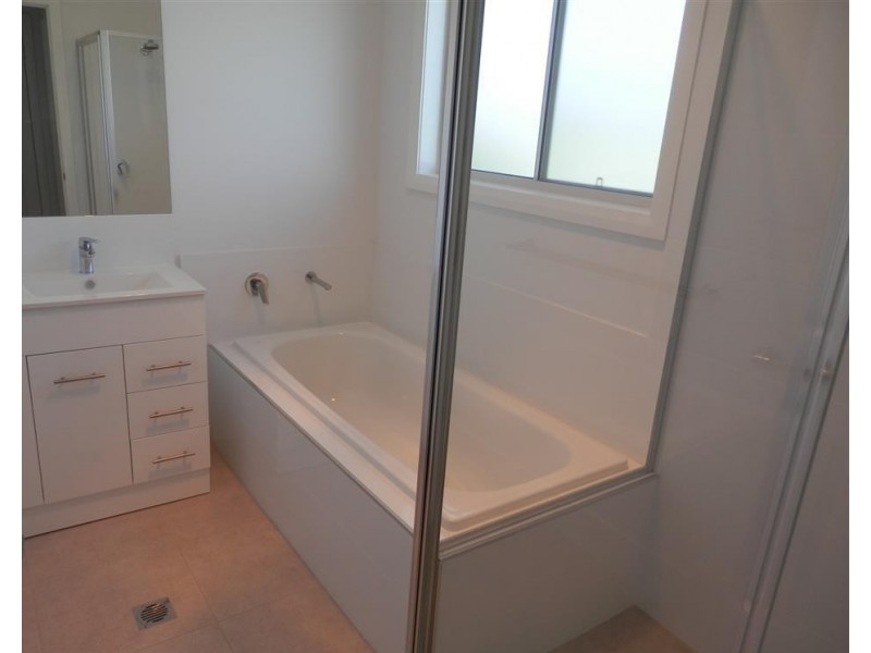 53 Melaleuca Dr, Forest Hill NSW 2651