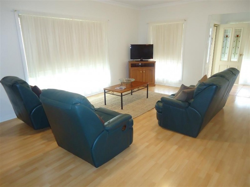 1/24 Lindsay  Street, Turvey Park NSW 2650