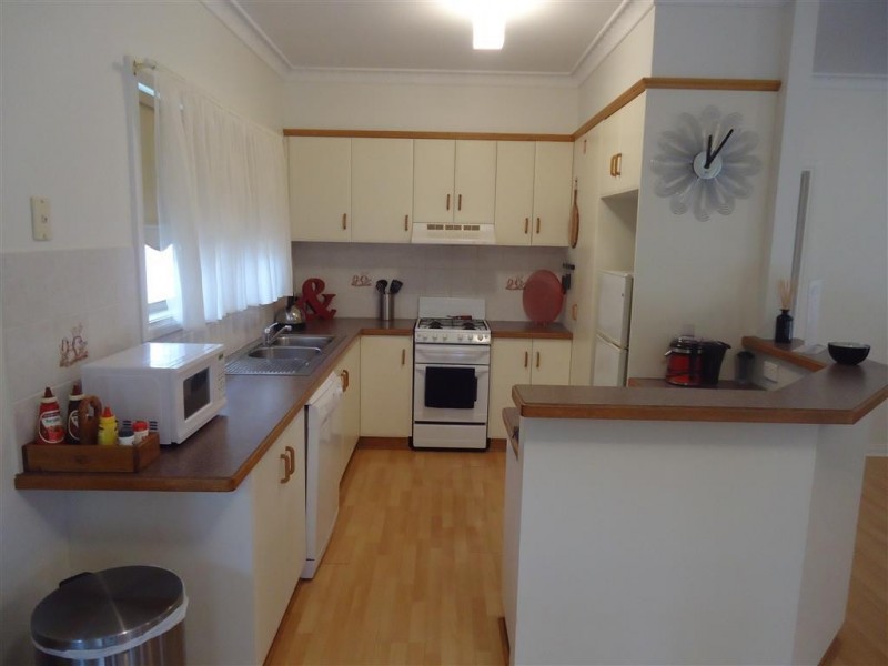 1/24 Lindsay  Street, Turvey Park NSW 2650