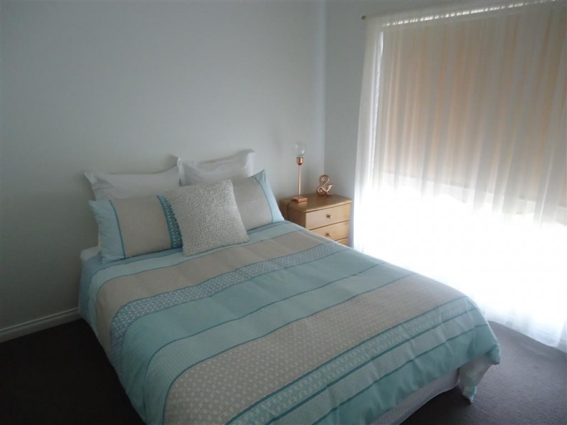 1/24 Lindsay  Street, Turvey Park NSW 2650