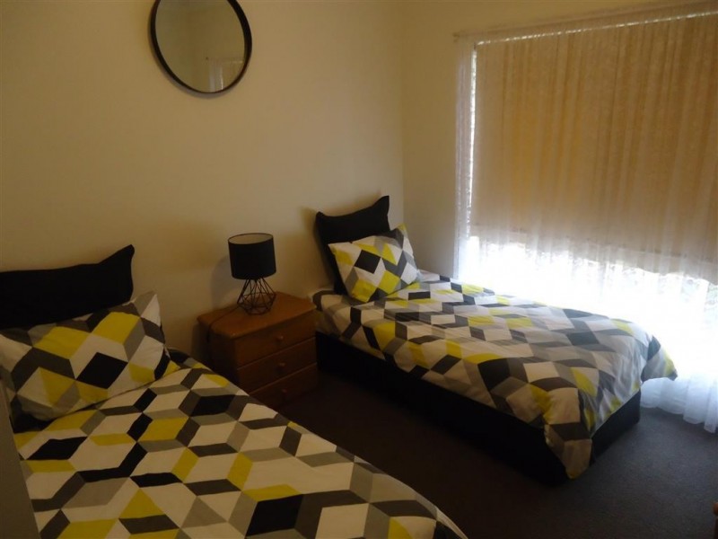 1/24 Lindsay  Street, Turvey Park NSW 2650