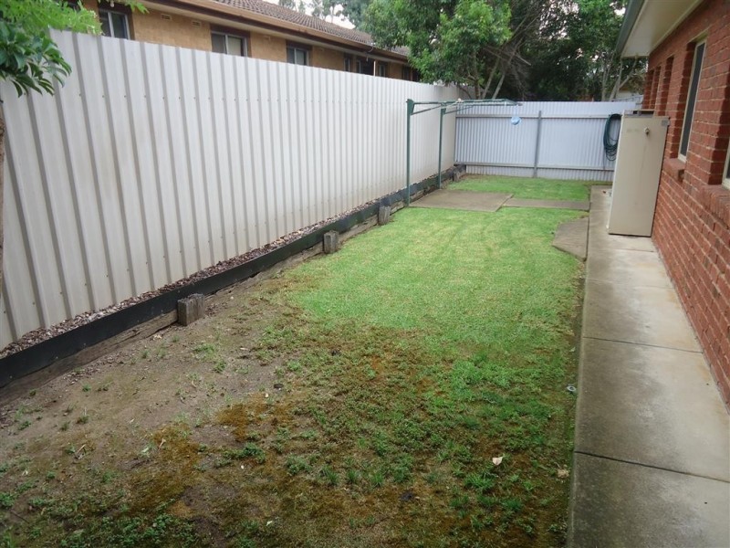 1/24 Lindsay  Street, Turvey Park NSW 2650