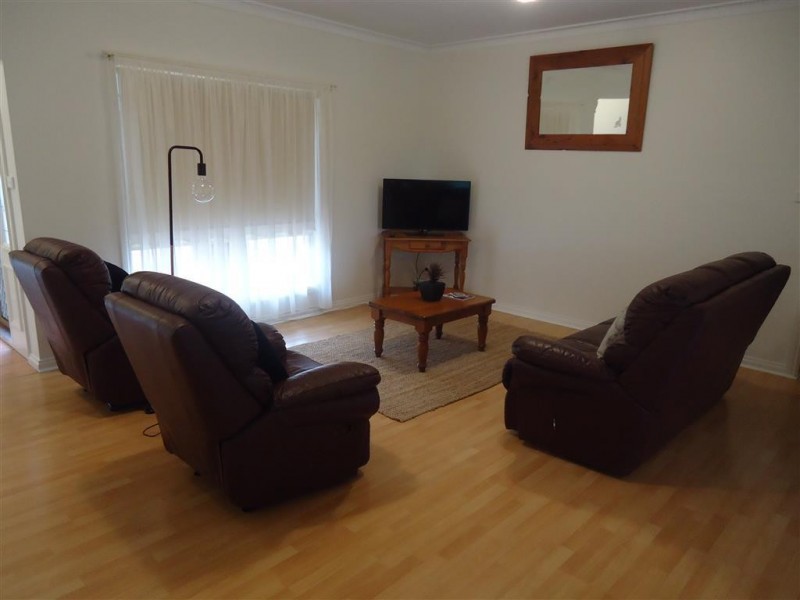 2/24 Lindsay Street, Turvey Park NSW 2650