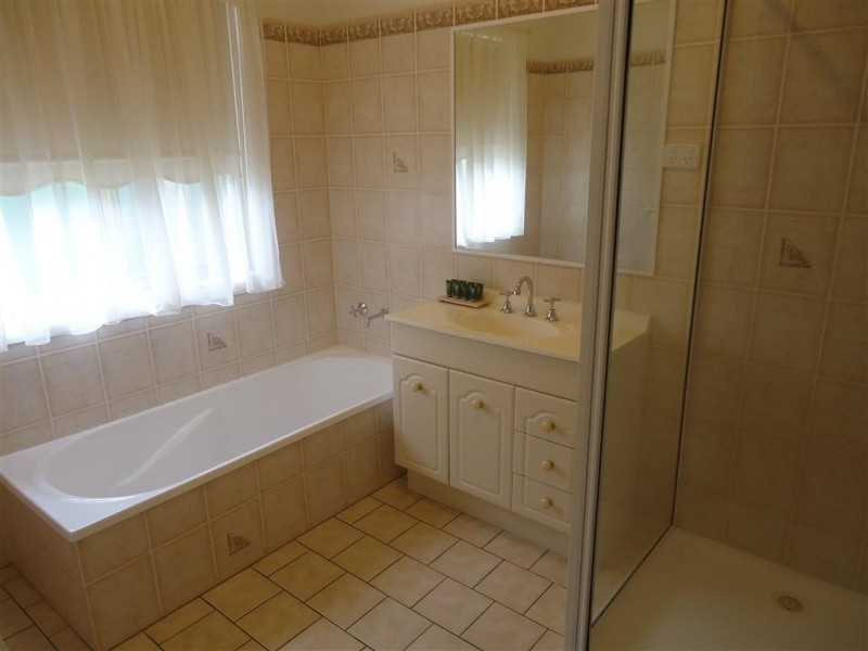 2/24 Lindsay Street, Turvey Park NSW 2650