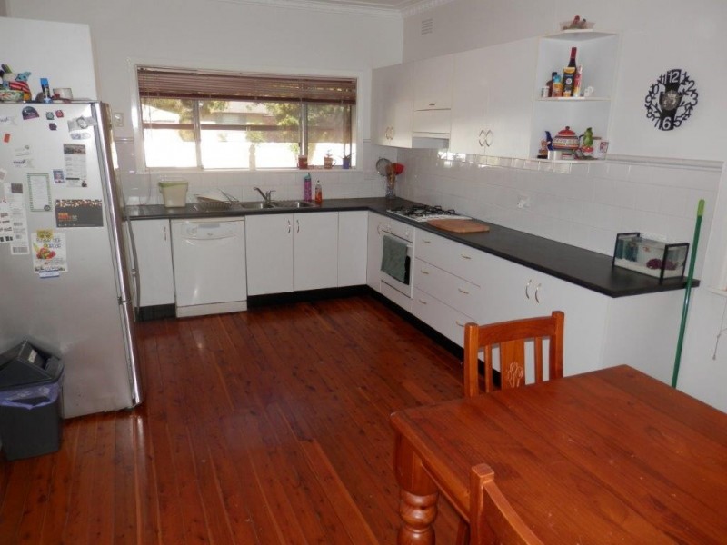 3 Berala Street, Kooringal NSW 2650