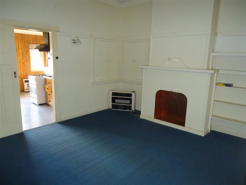 11 Coleman Street, Turvey Park NSW 2650