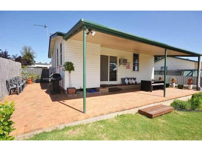 6 Gowrie Parade, Mount Austin NSW 2650