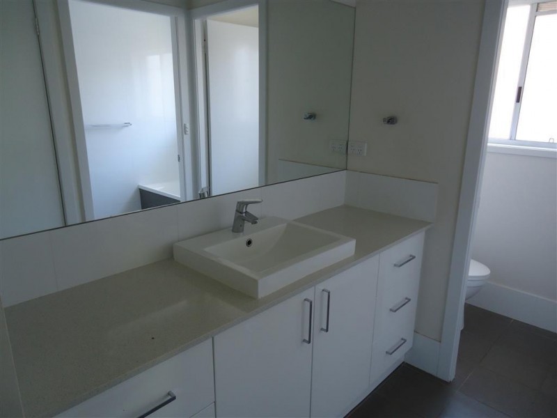 16 Overdale Drive, Bourkelands NSW 2650