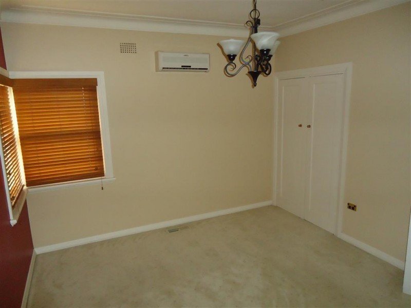 25 Sunshine Avenue, Turvey Park NSW 2650