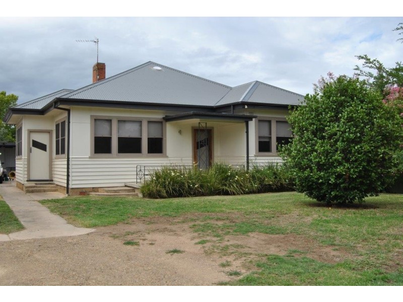 14 Rhoda Avenue, Wagga Wagga NSW 2650