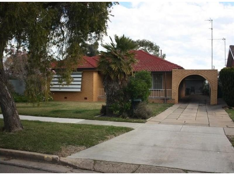 2 Slocum Street, Wagga Wagga NSW 2650