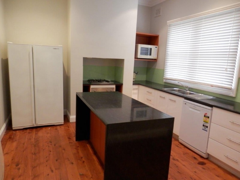 106 Gurwood Street, Wagga Wagga NSW 2650