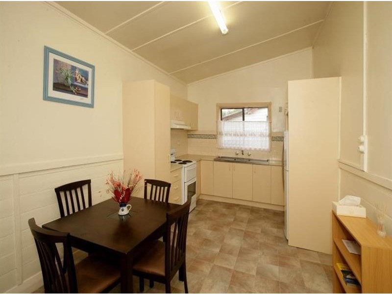 4 Kildare Street, Turvey Park NSW 2650