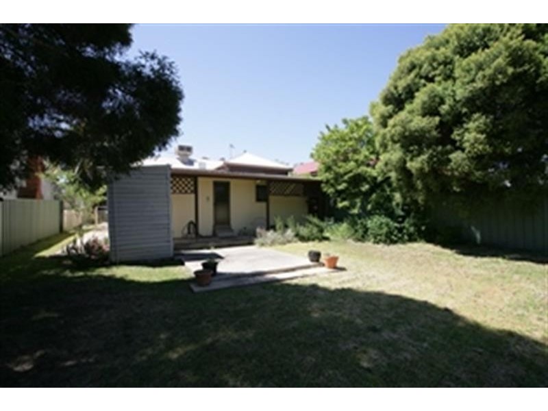 4 Kildare Street, Turvey Park NSW 2650