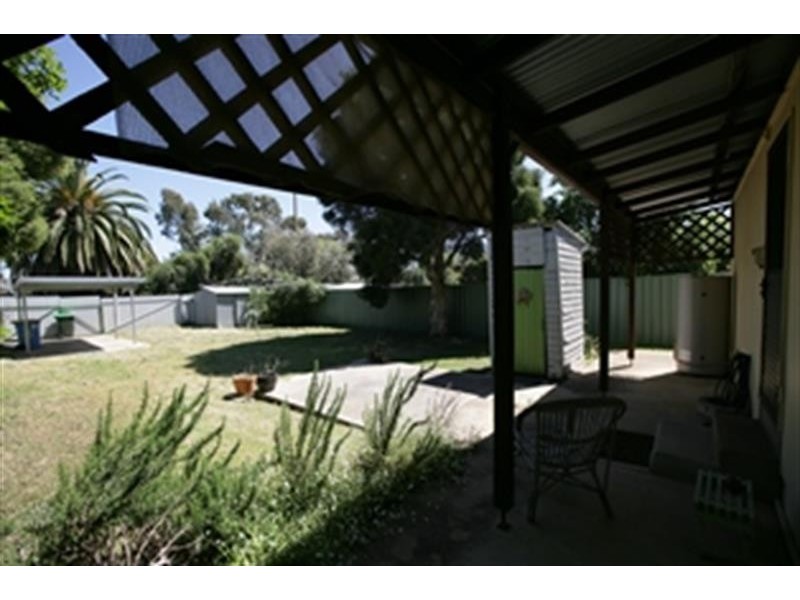 4 Kildare Street, Turvey Park NSW 2650