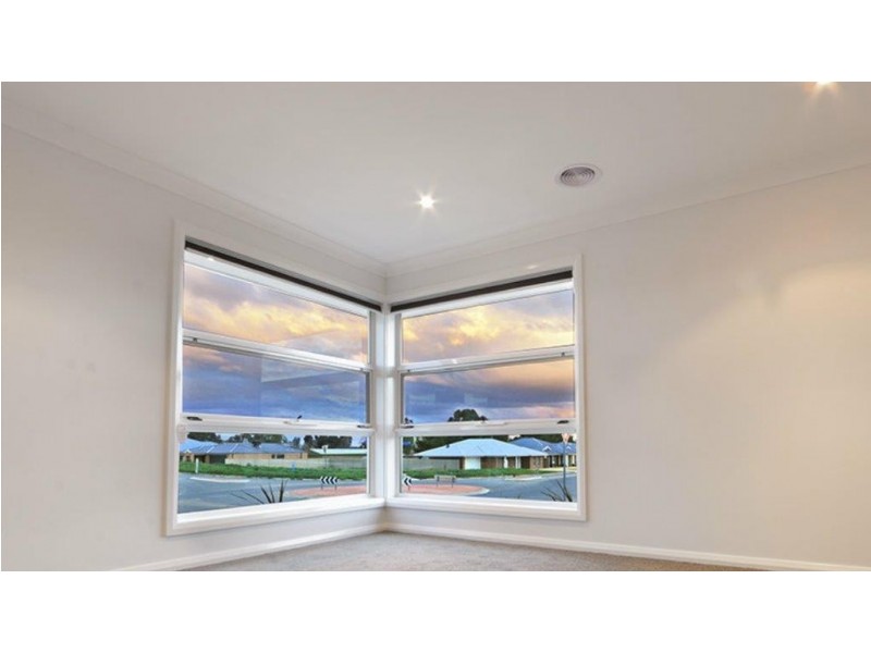 27 Bradman Drive, Boorooma NSW 2650