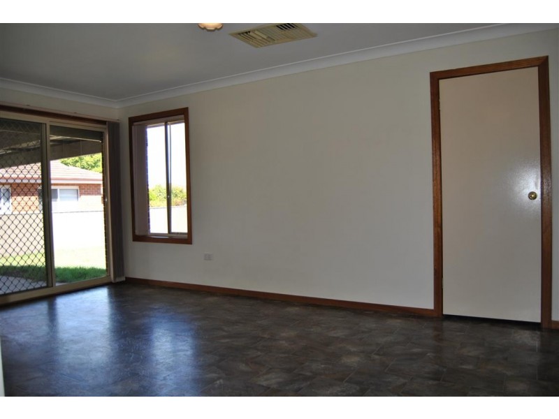 15 Canola Place, Estella NSW 2650