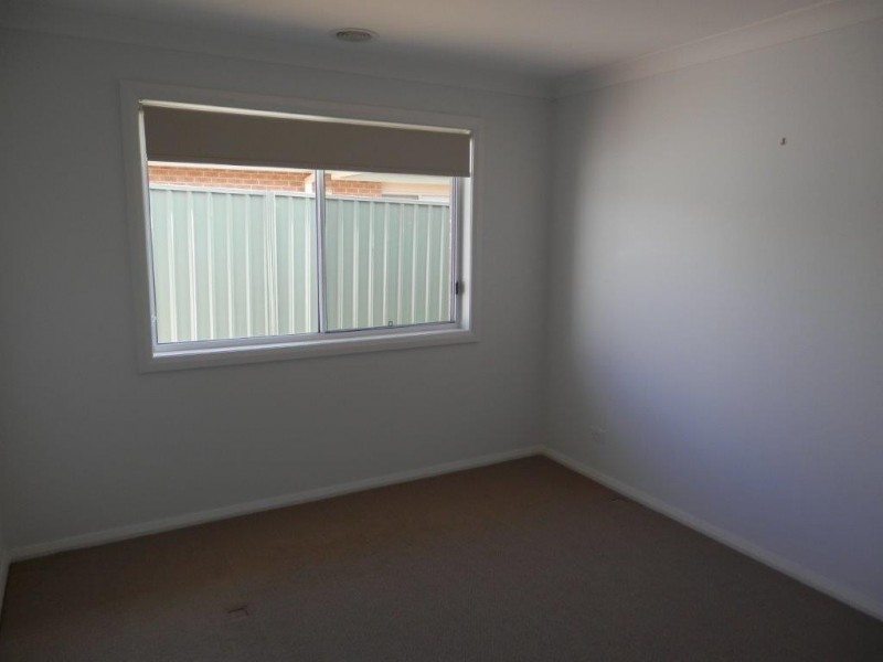 40 Paperbark Drive, Forest Hill NSW 2651