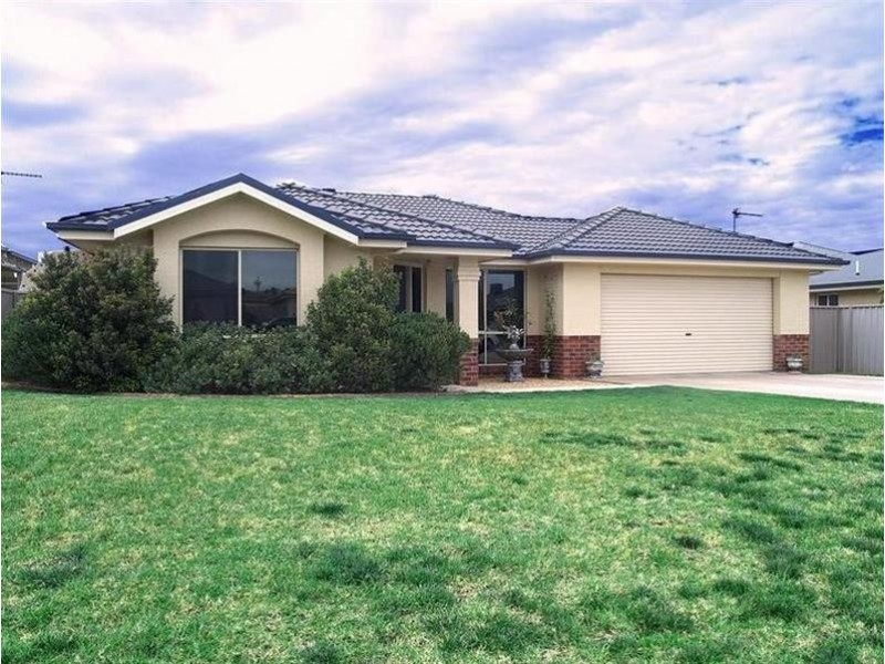 75 Yentoo Drive, Glenfield Park NSW 2650