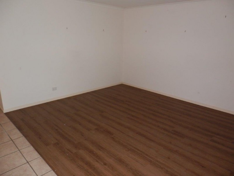 75 Yentoo Drive, Glenfield Park NSW 2650