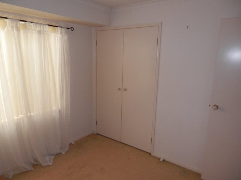 75 Yentoo Drive, Glenfield Park NSW 2650