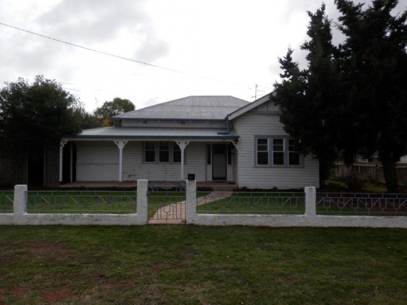 69 Drummond  Street, Lockhart NSW 2656