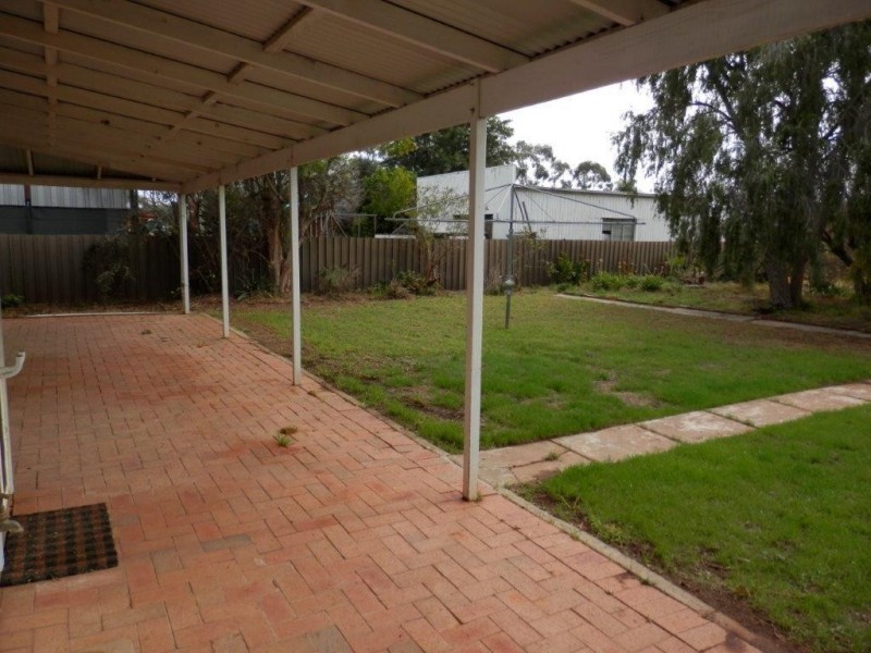 69 Drummond  Street, Lockhart NSW 2656