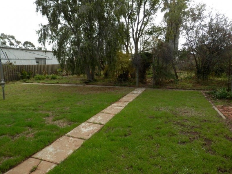 69 Drummond  Street, Lockhart NSW 2656