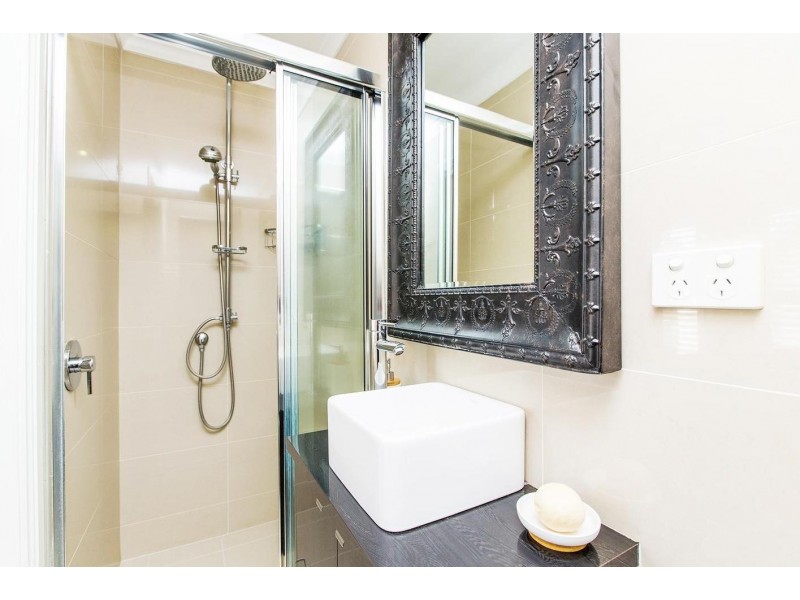 6 Ilex Street, Lake Albert NSW 2650