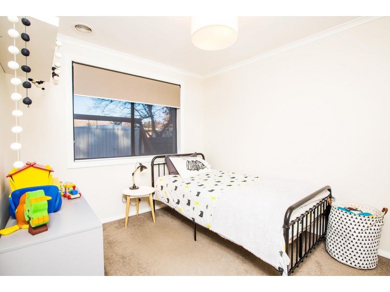 6 Ilex Street, Lake Albert NSW 2650