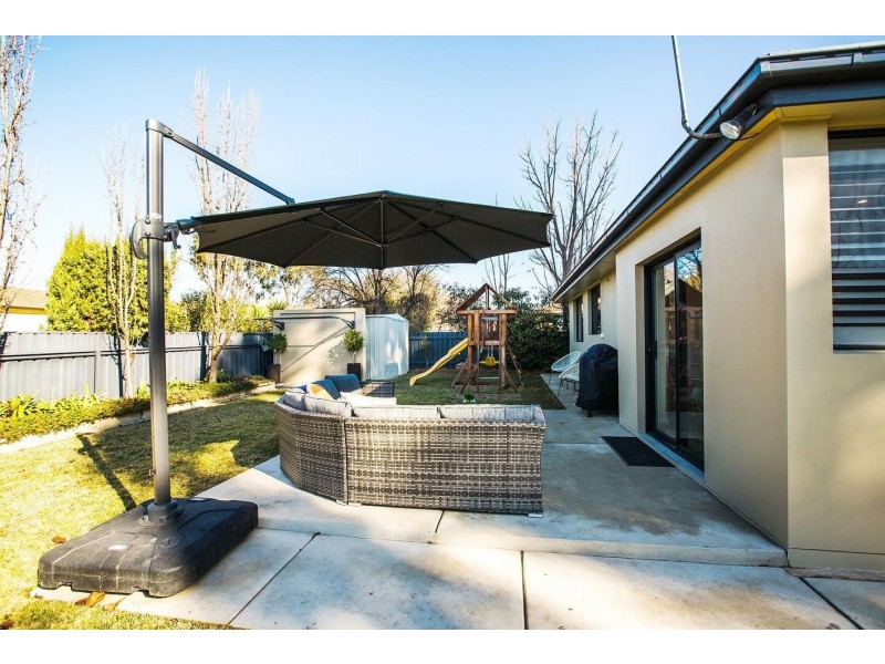 6 Ilex Street, Lake Albert NSW 2650