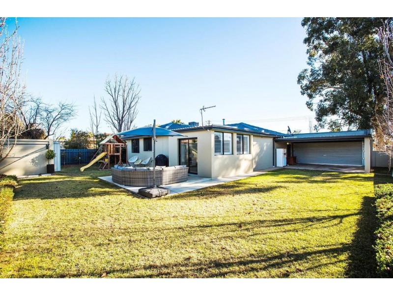 6 Ilex Street, Lake Albert NSW 2650