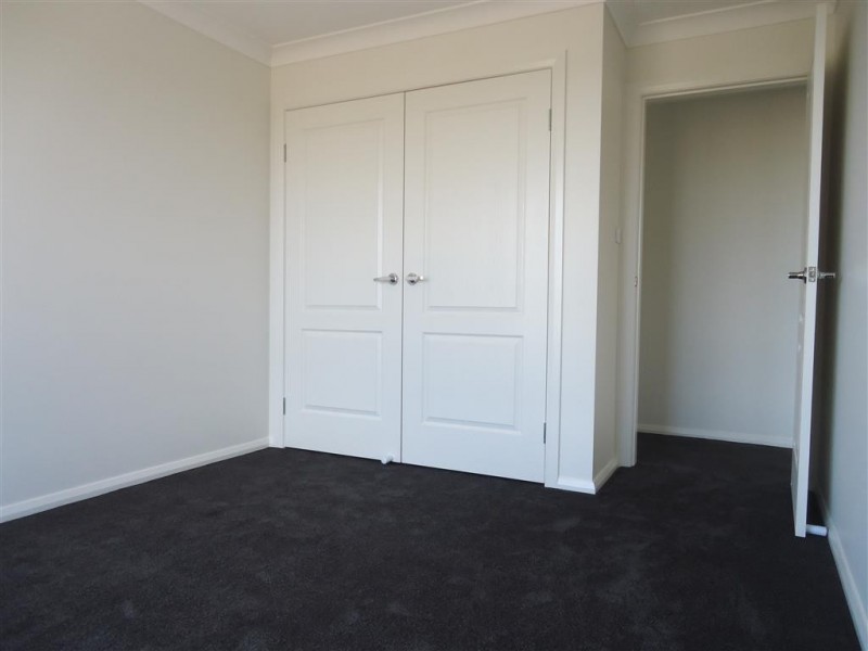 1/56 Ross Parkway, Gobbagombalin NSW 2650