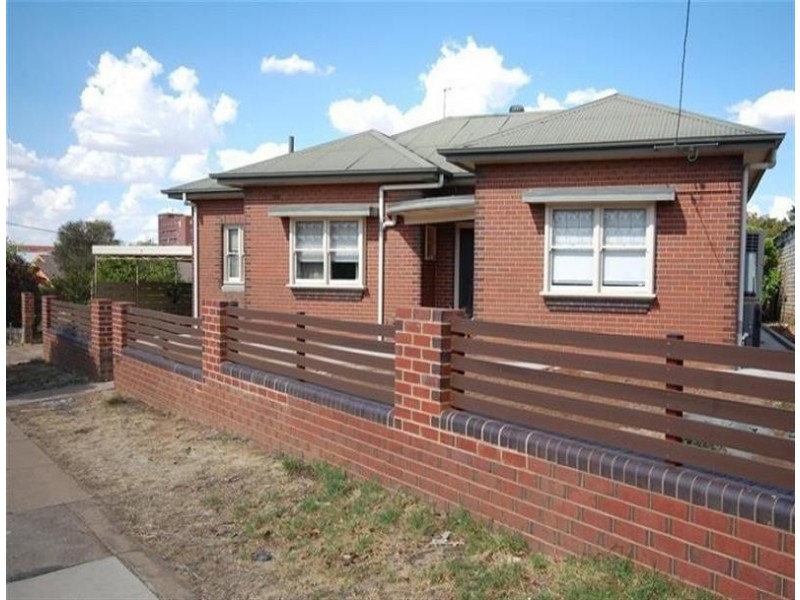 7 Docker Street, Wagga Wagga NSW 2650
