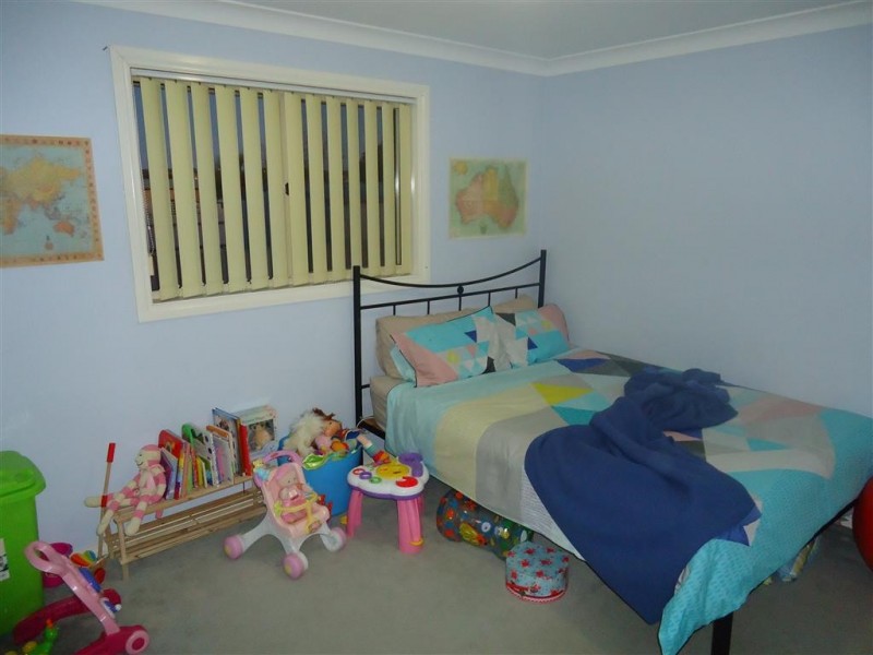 1 Kamaroo Court, Glenfield Park NSW 2650