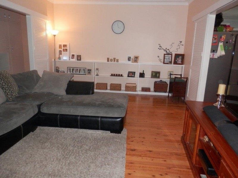 4 Acacia Street, Kooringal NSW 2650