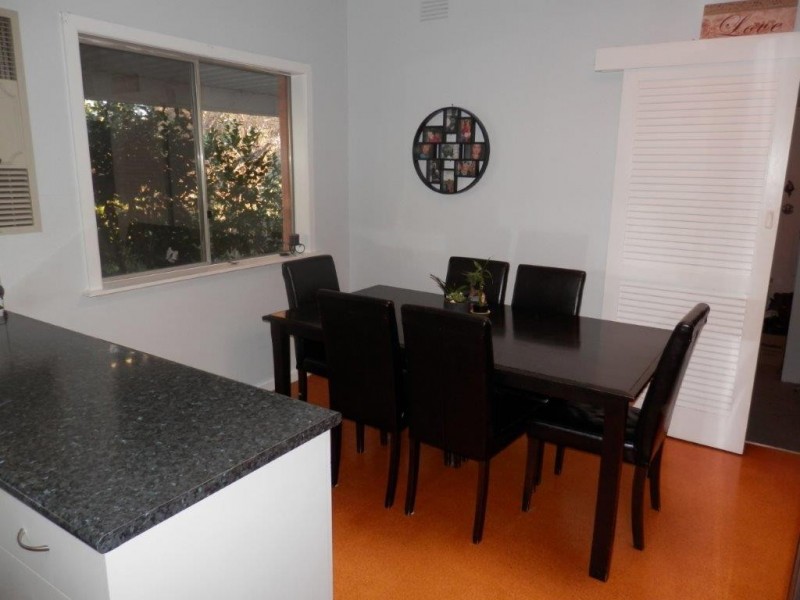 4 Acacia Street, Kooringal NSW 2650