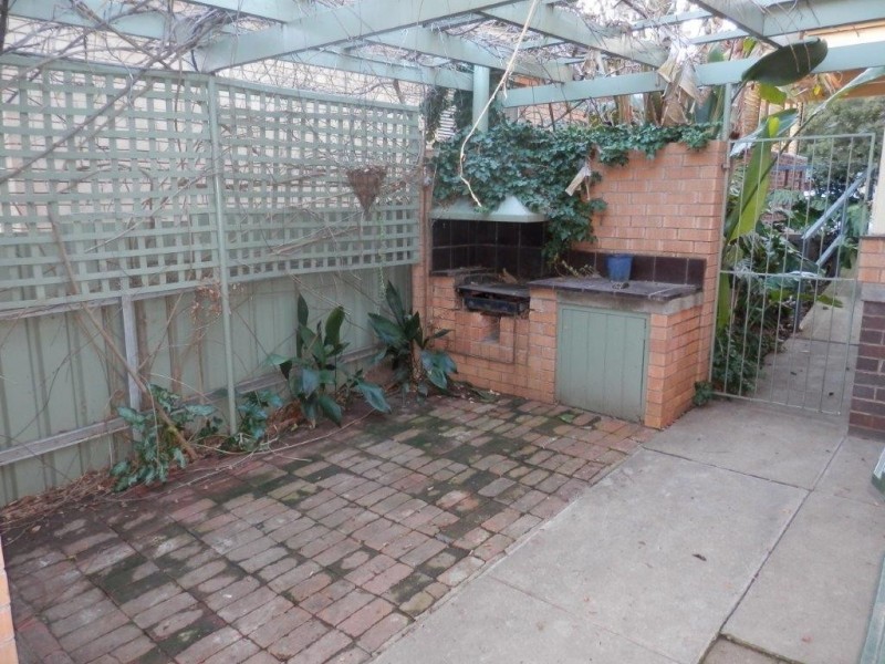 4 Acacia Street, Kooringal NSW 2650