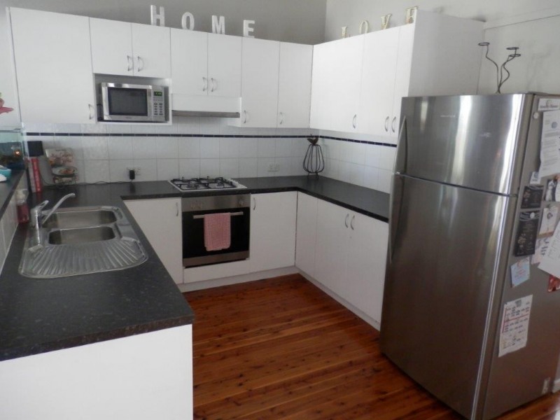 122 Fernleigh Road, Mount Austin NSW 2650