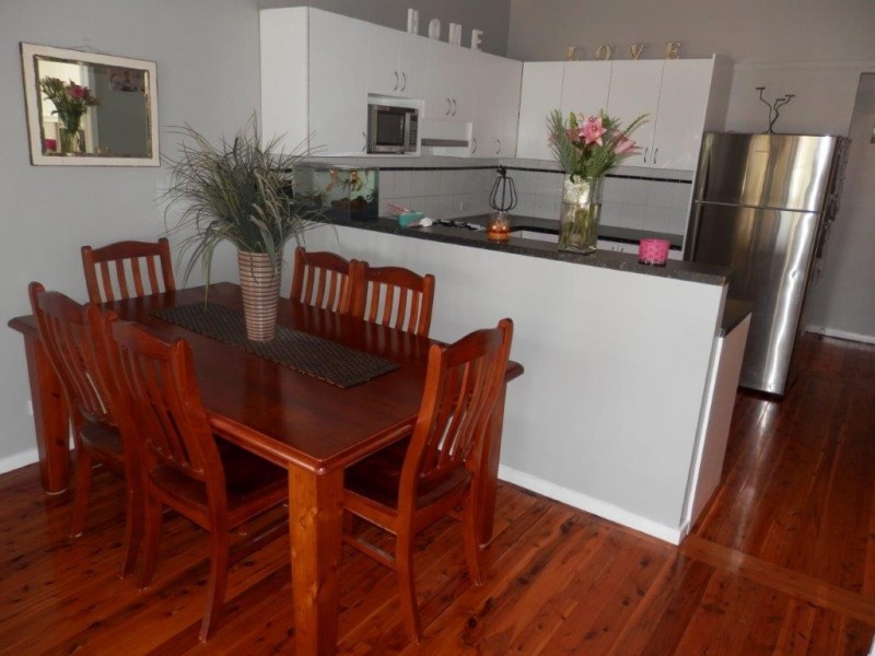 122 Fernleigh Road, Mount Austin NSW 2650