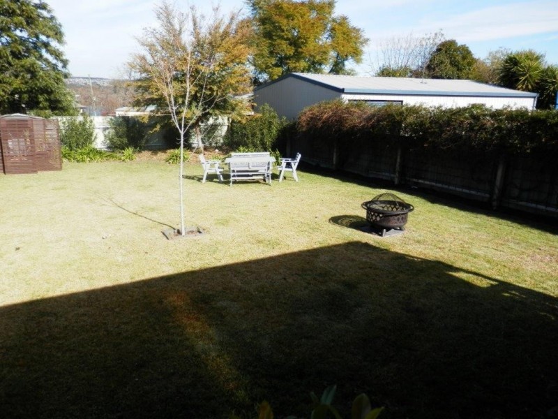 122 Fernleigh Road, Mount Austin NSW 2650